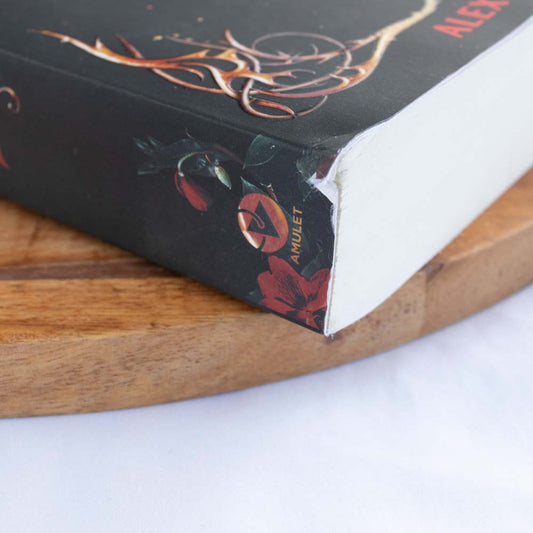 Lightlark - Alex Aster | Pre-loved, Second-Hand Book